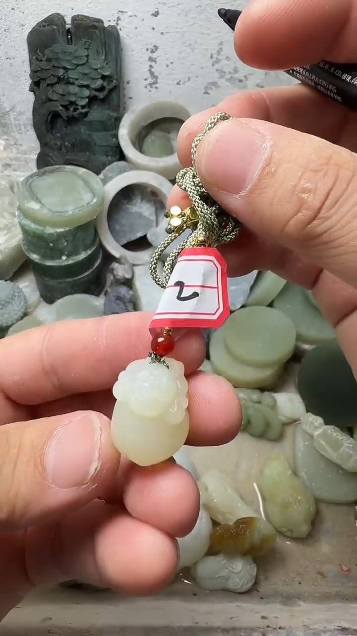 颈饰未镶嵌和田玉和田玉猪 多样性发，拍一发一