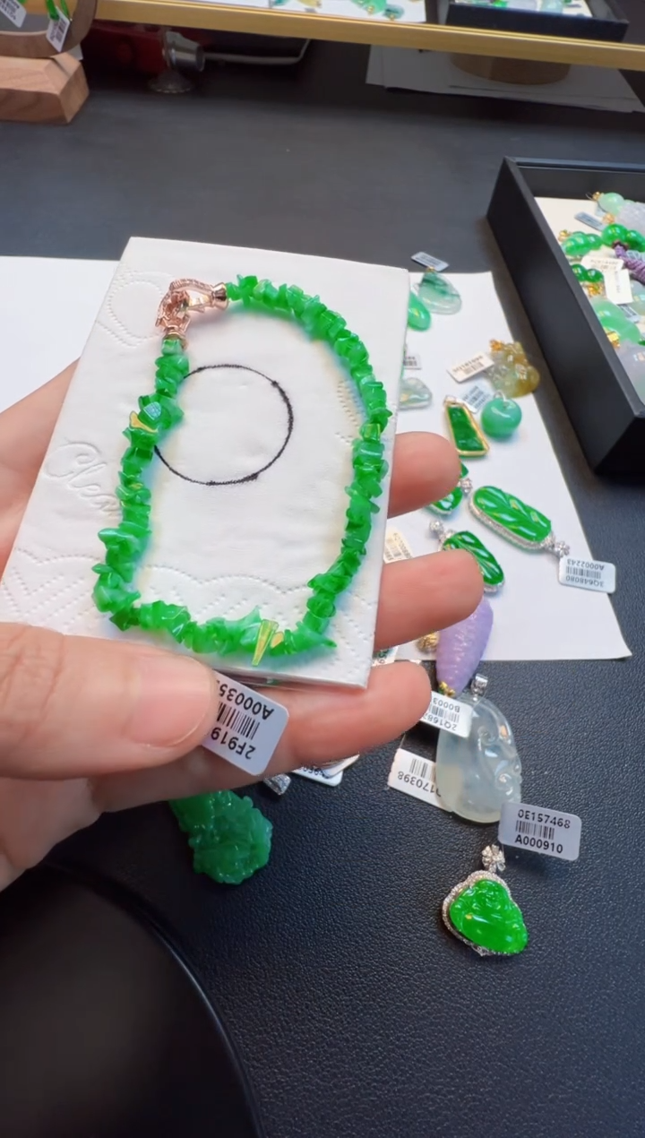 【闪购商品】翡翠手链未镶嵌680串