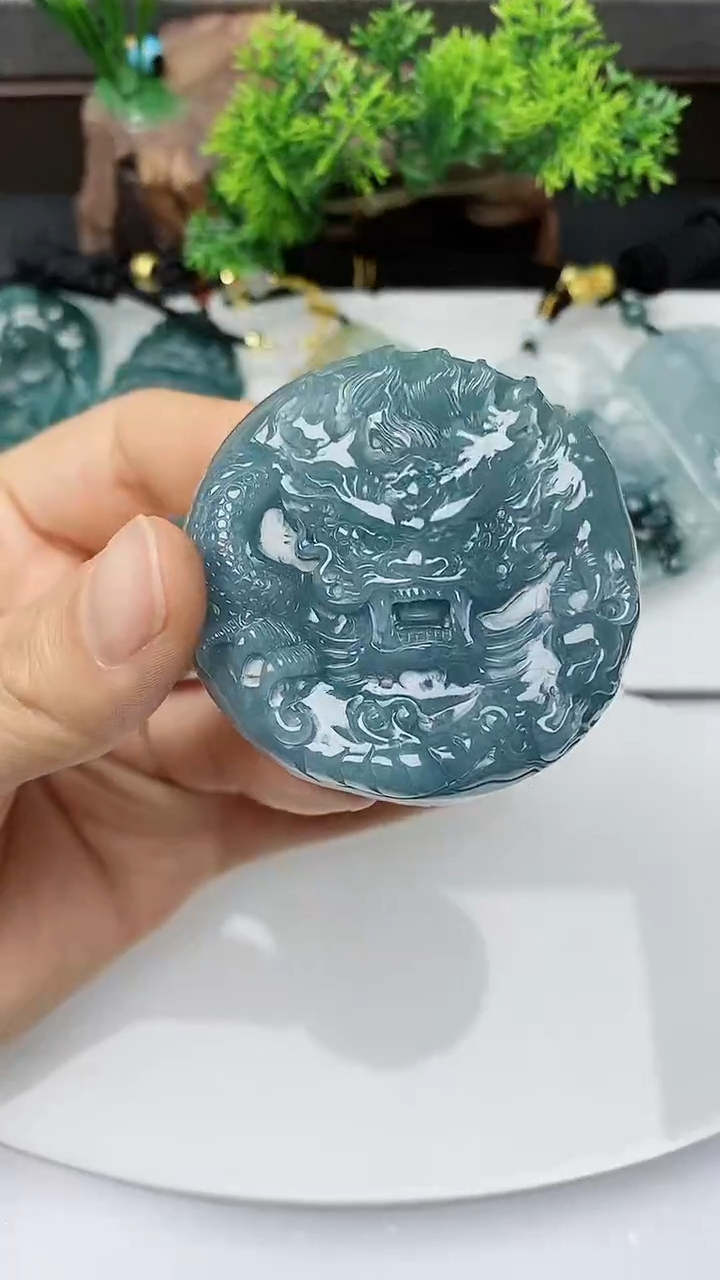 【闪购商品】翡翠颈饰未镶嵌         