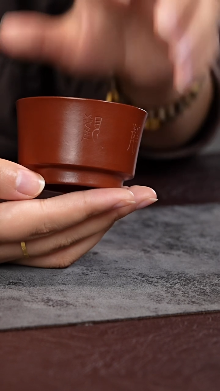 茶杯紫泥?朱泥 刻绘 莲蓬翠鸟