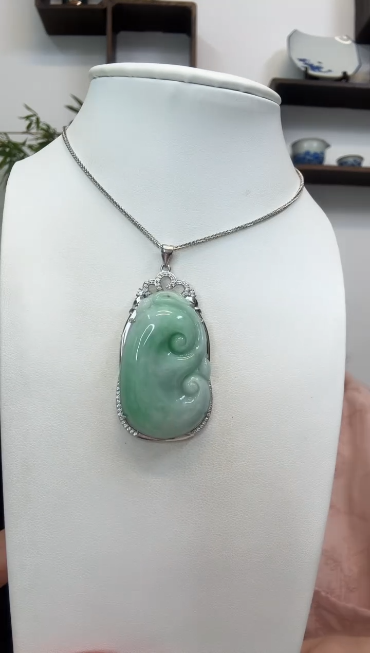 吊坠(赠链)银S925镶嵌翡翠如意