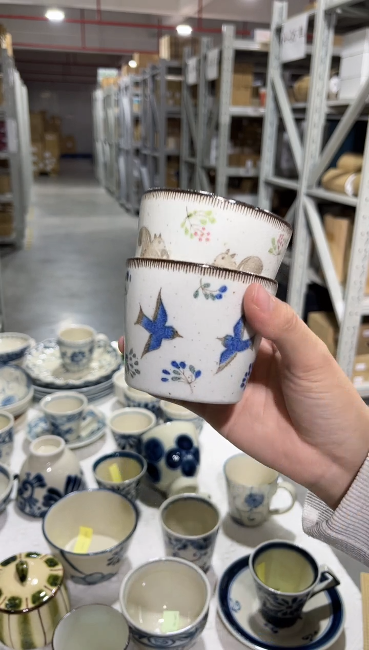 瓷片花间燕舞茶杯+花间松鼠茶杯