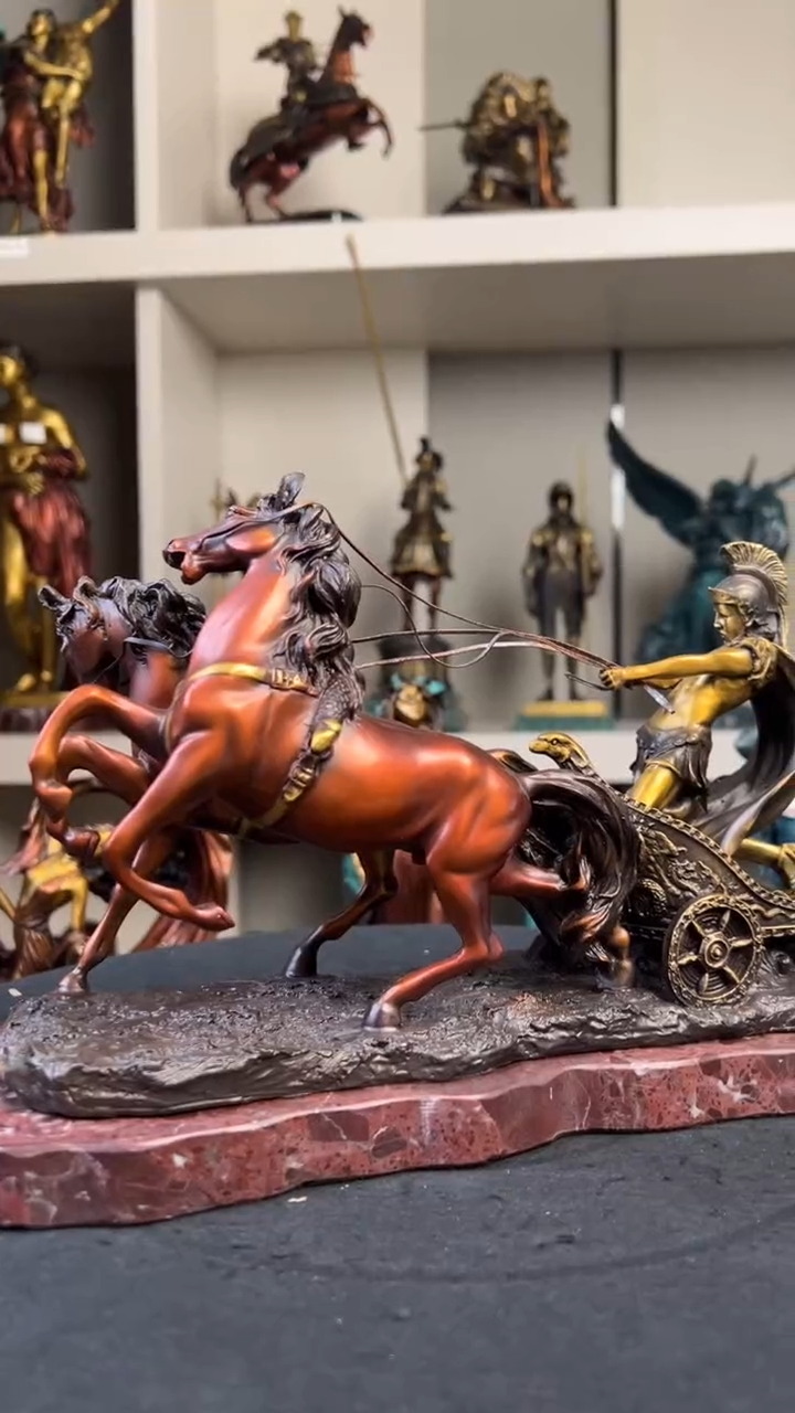 精铜材质 精美雕塑