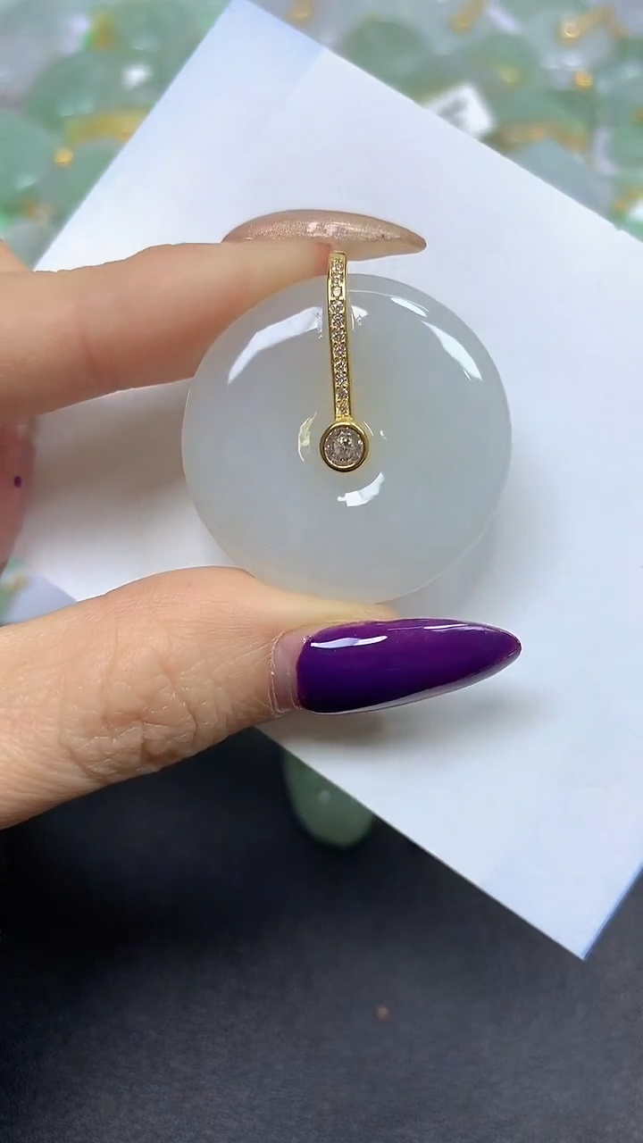 颈饰未镶嵌翡翠 