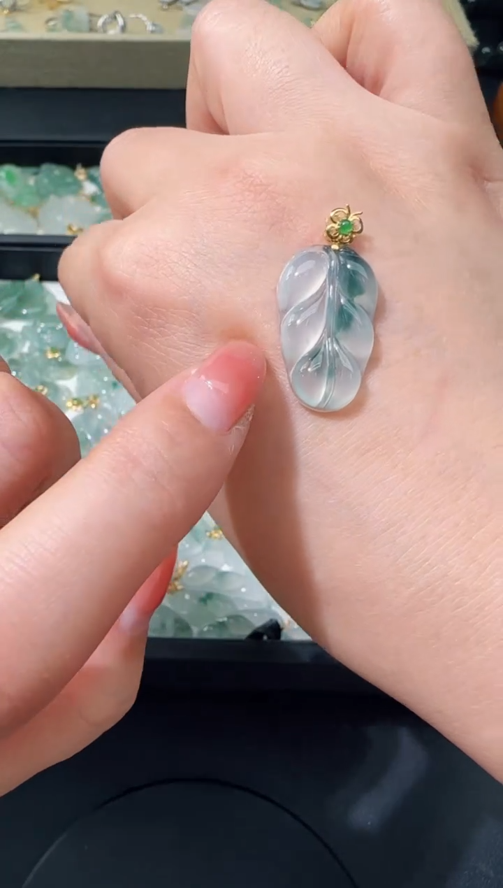 【闪购商品】翡翠颈饰18K金镶嵌TZG0119100