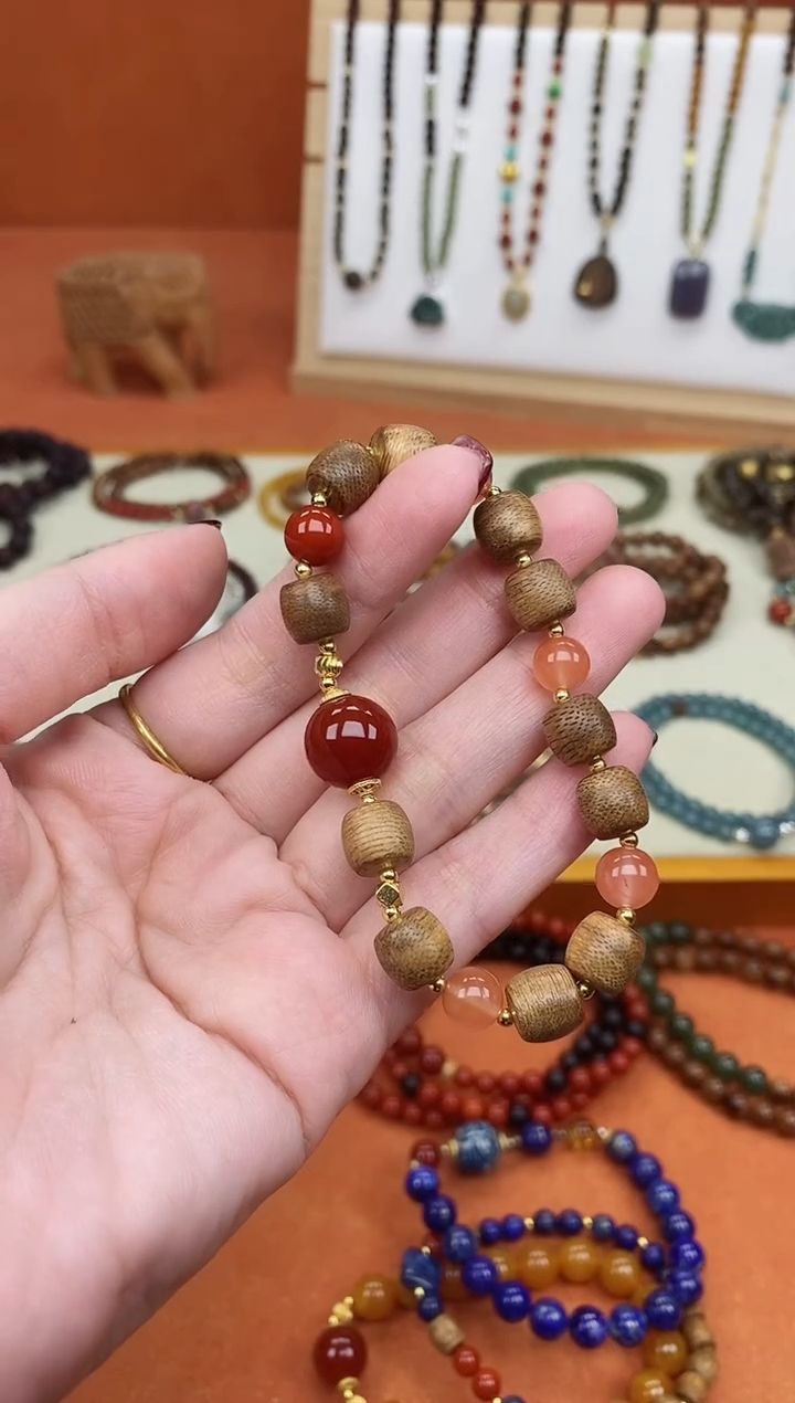 手串檀香木未镶嵌单圈加里曼丹南红手串