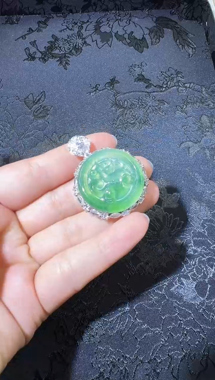 【闪购商品】翡翠吊坠(不含链)银S925镶嵌麒麟