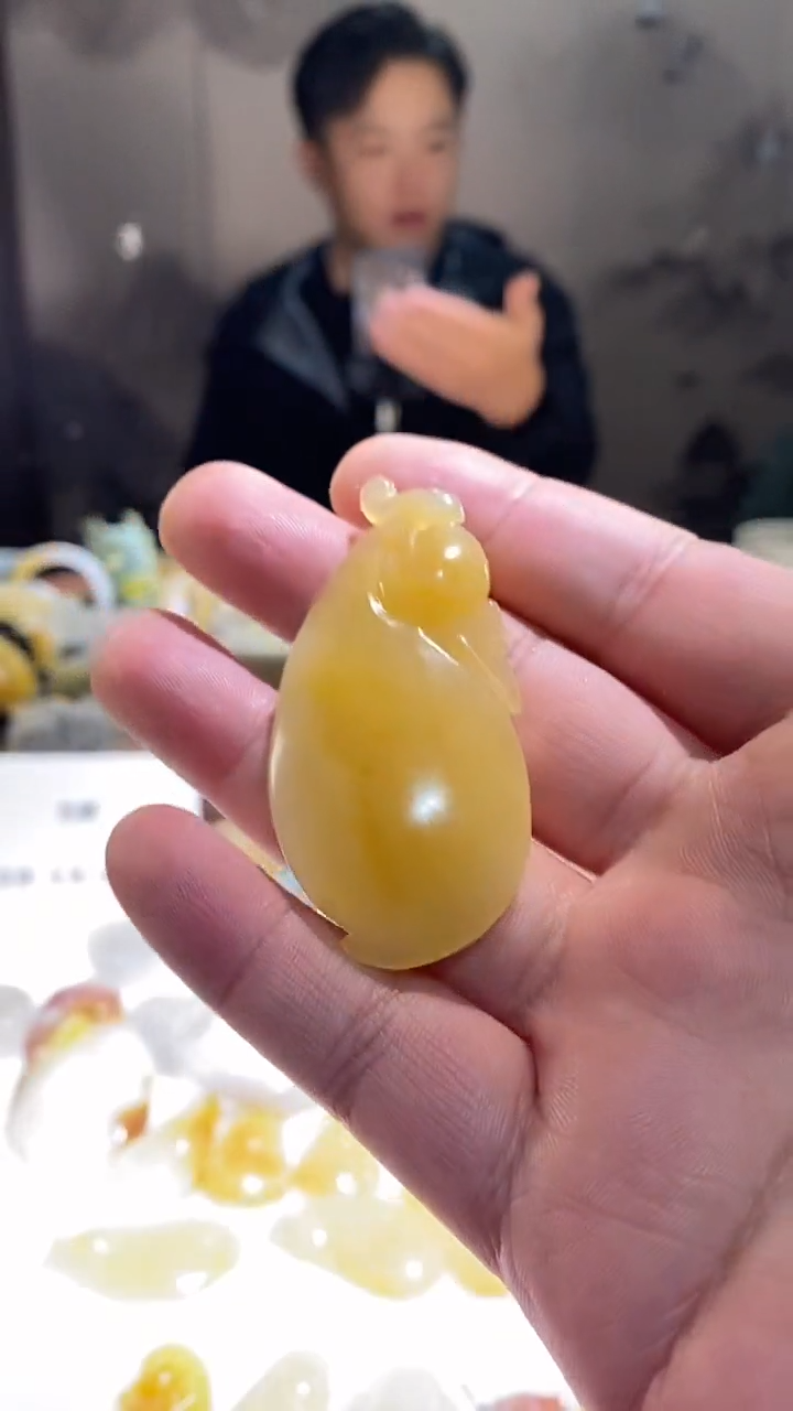 未镶嵌石英质玉吊坠吊坠