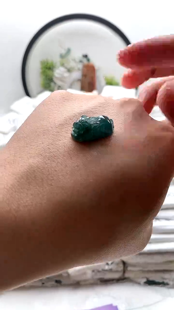 颈饰未镶嵌翡翠貔貅