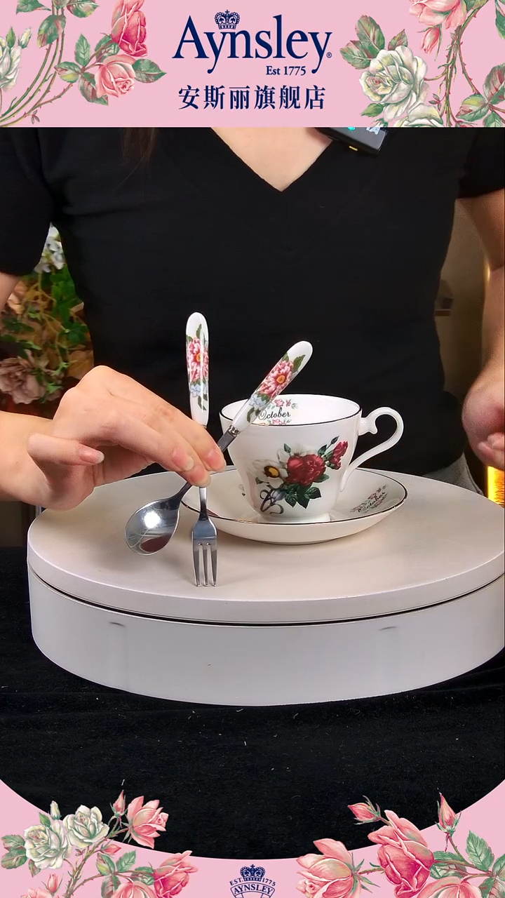 瓷月份杯加雀鸟叉勺