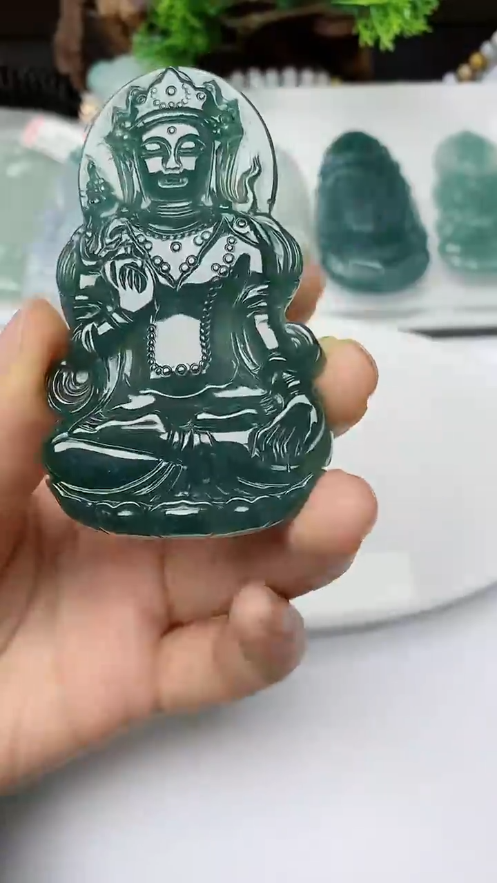 【闪购商品】翡翠颈饰未镶嵌        