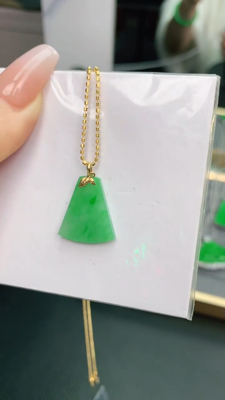 【闪购商品】翡翠颈饰18K金镶嵌赠礼盒证书