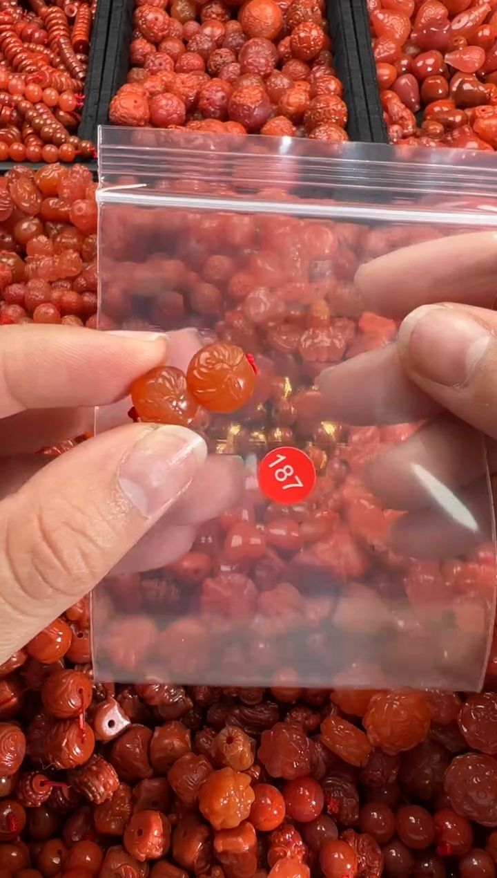 【闪购商品】南红玛瑙颈饰未镶嵌1