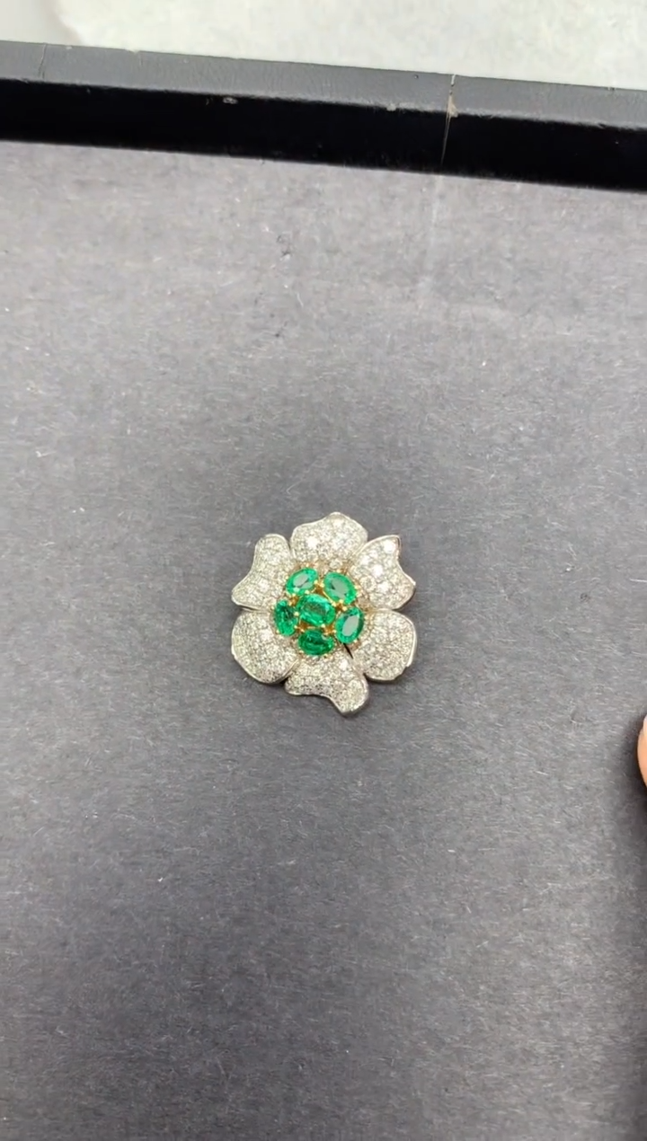 【闪购商品】祖母绿吊坠(不含链)18K金镶嵌84分