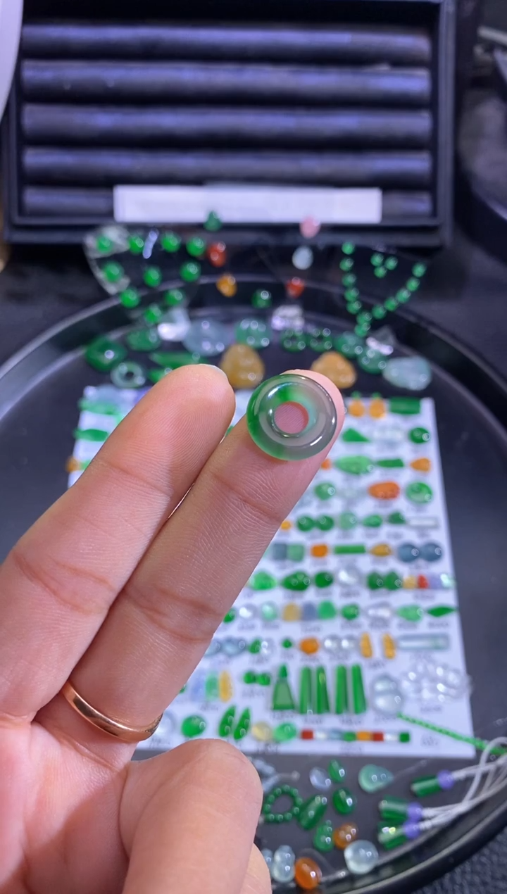 未镶嵌挂件翡翠圈