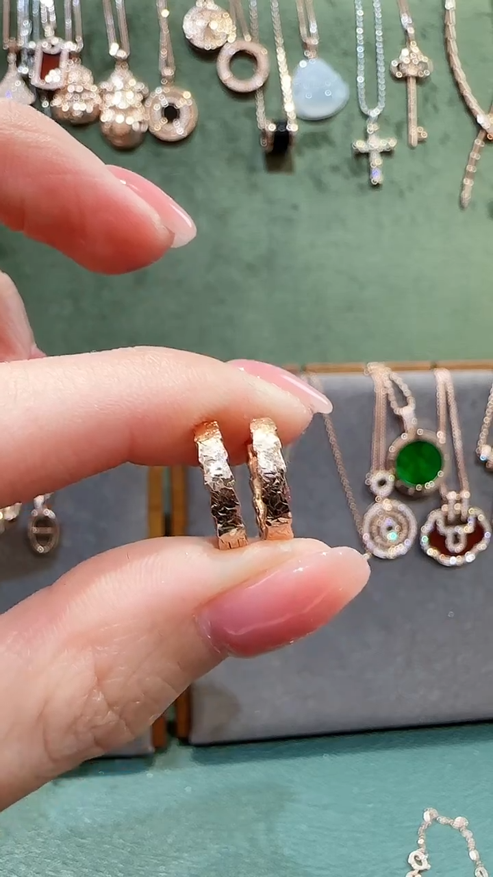 【闪购商品】18K金耳饰18K金蛇蛇耳环