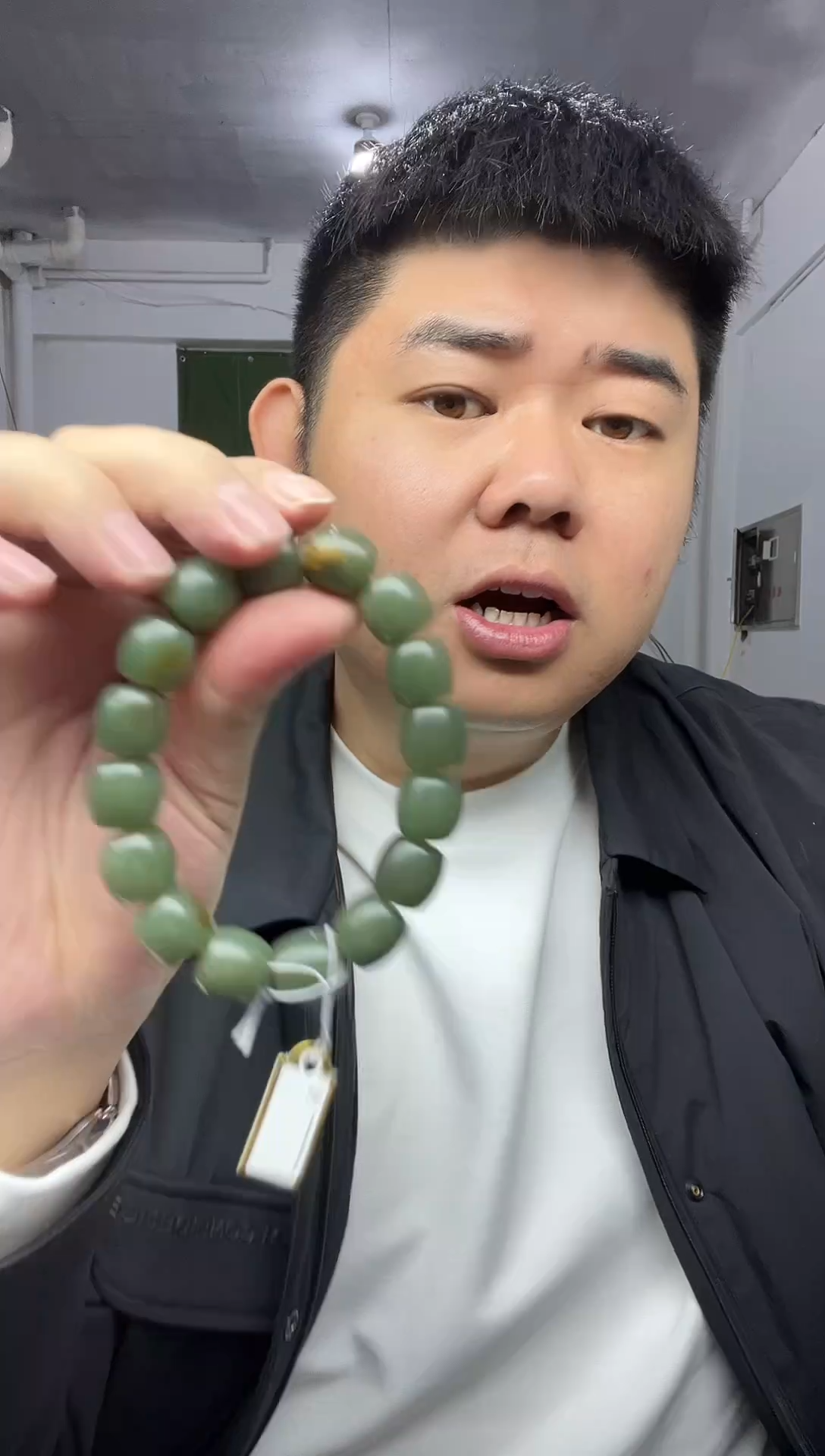 未镶嵌手串岫岩河磨玉（透闪石质玉）手串