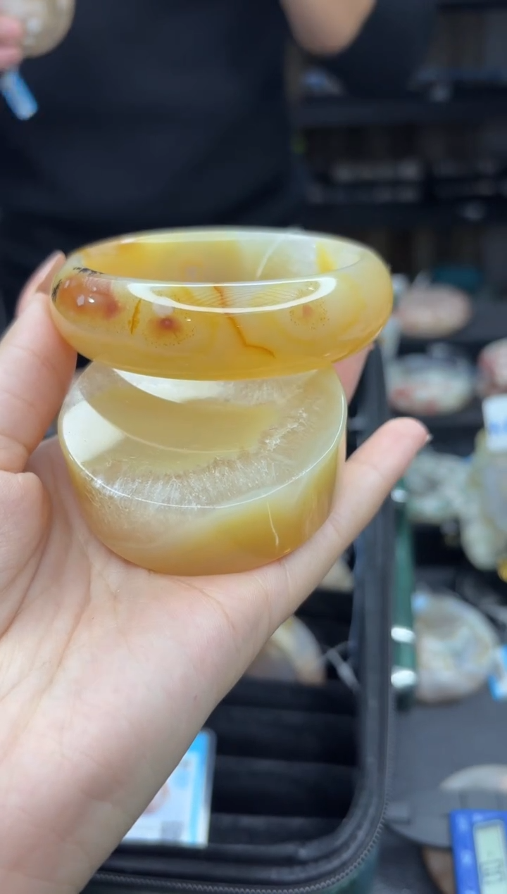 【闪购商品】石英质玉手镯未镶嵌2037（63圈赠送镯心）