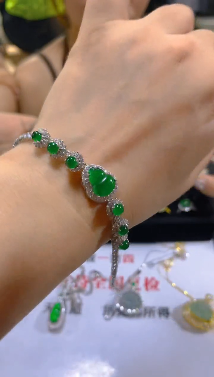 未镶嵌手链翡翠多样性发一