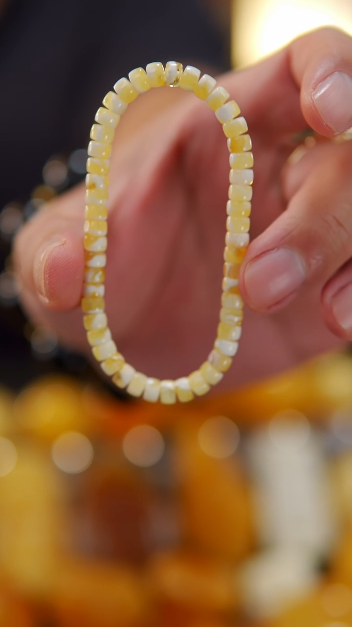 【闪购商品】蜜蜡手串未镶嵌金瓷白隔片手串