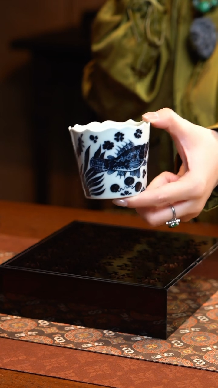 【闪购商品】L元邑鱼藻纹花口杯