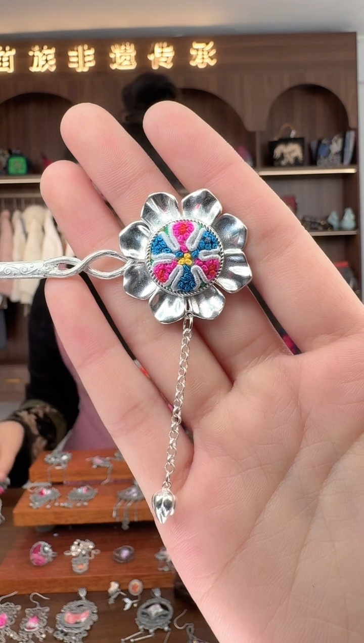 【闪购商品】织绣扶光苗绣传承168