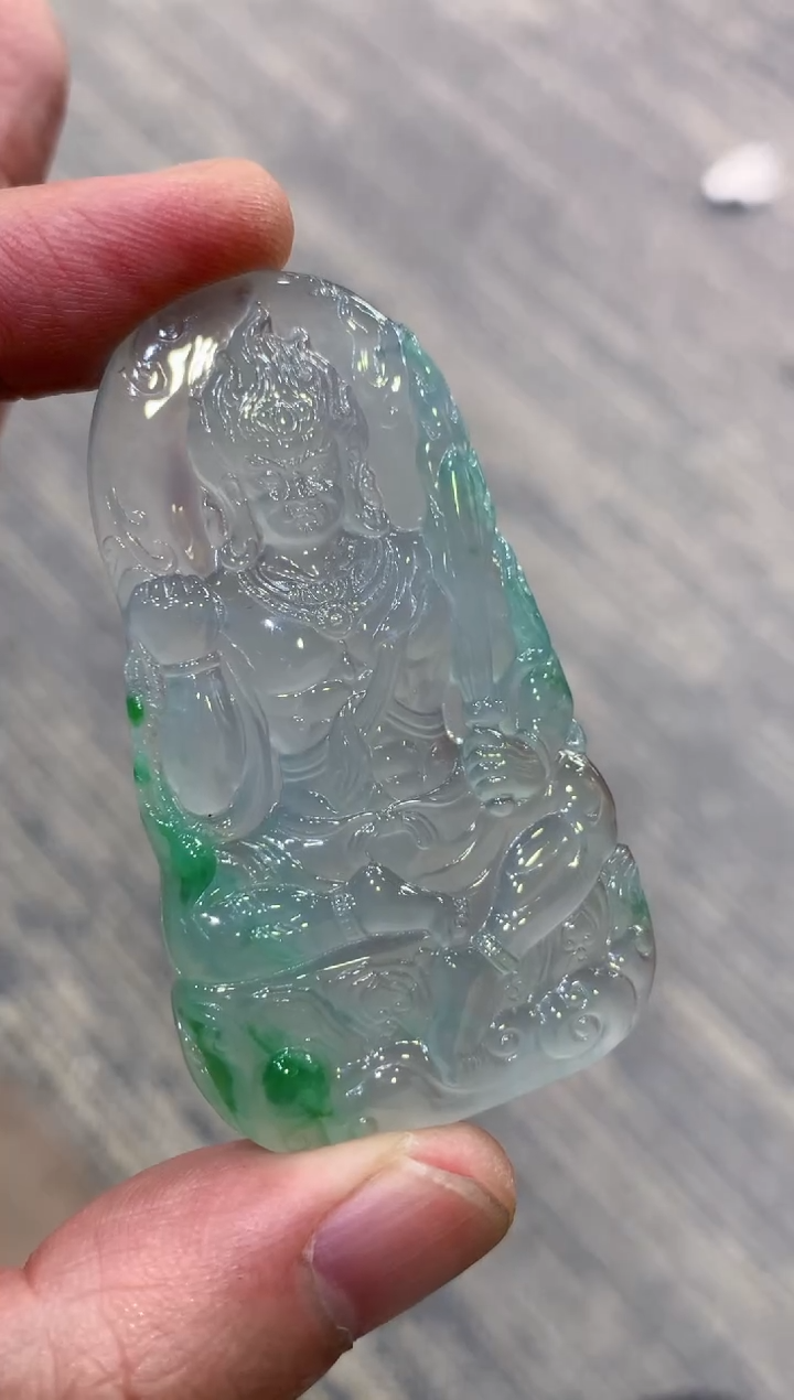 颈饰未镶嵌翡翠c****l（欢乐）