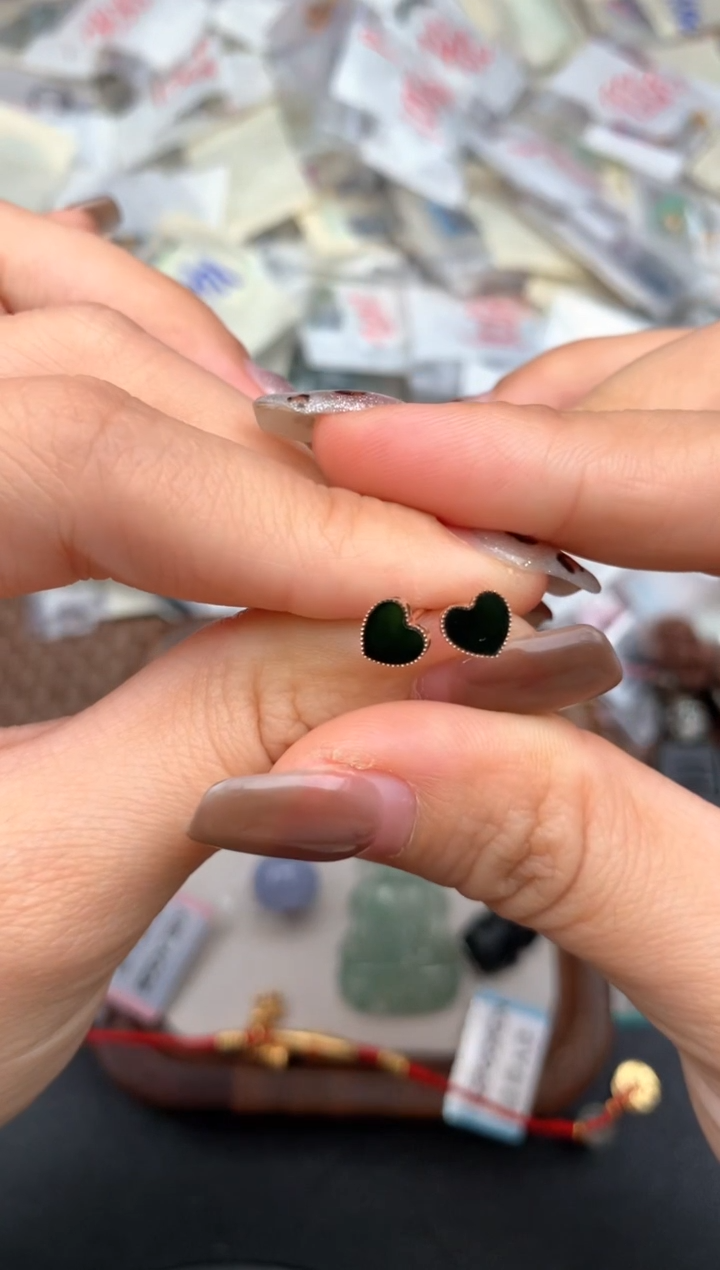 18K金镶嵌挂件翡翠一19