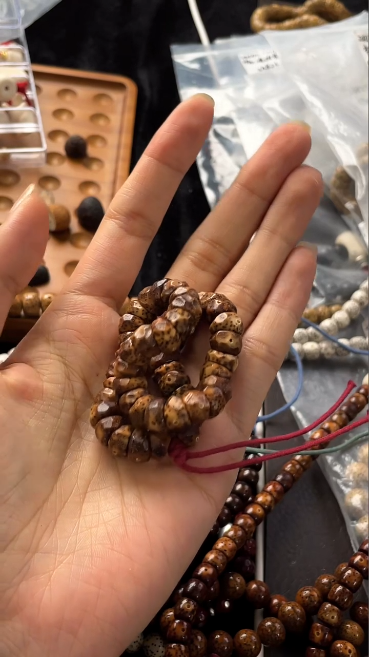 手串星月菩提精工级浅花皮大肠无相手持