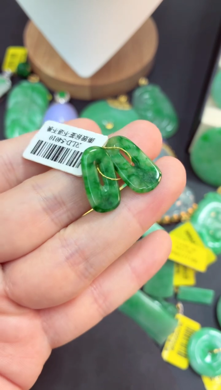 吊坠(不含链)未镶嵌翡翠挂件