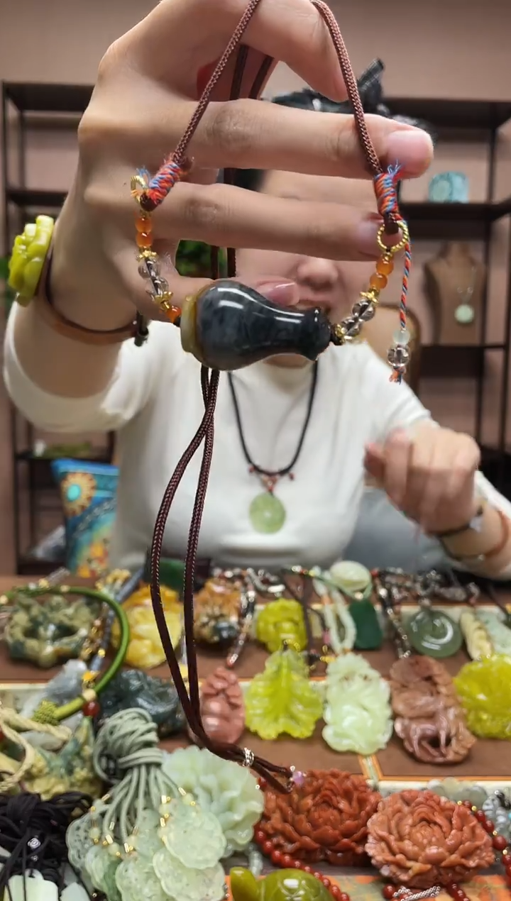 未镶嵌岫玉吊坠·1