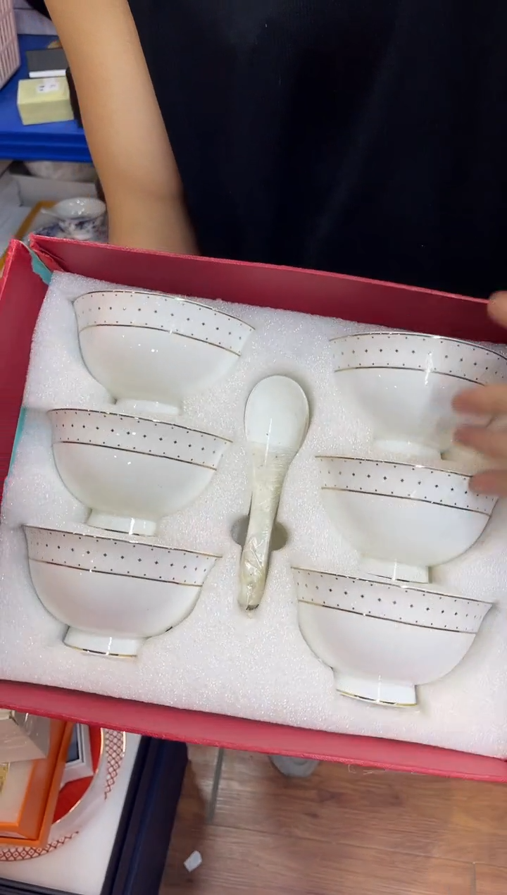 杯鸿辉家品牌瓷器，京东包邮！