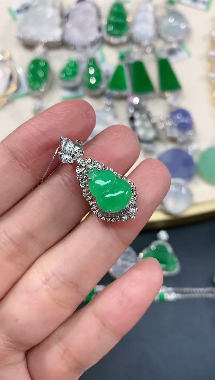 【闪购商品】翡翠吊坠(不含链)18K金镶嵌A63|7980