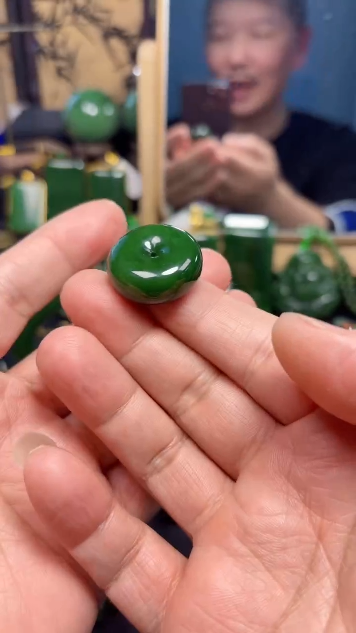 【闪购商品】和田玉（碧玉）吊坠(赠链)未镶嵌1