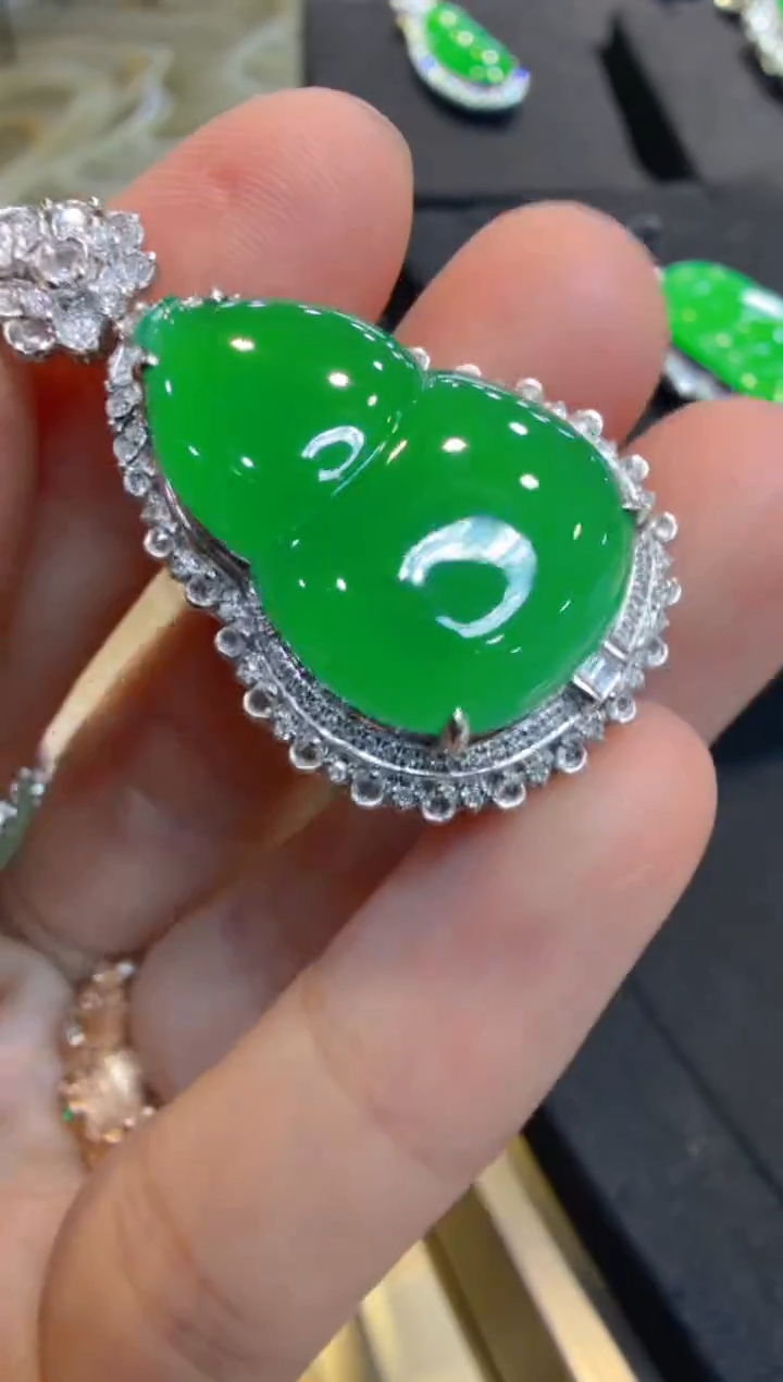 吊坠(不含链)18K金镶嵌翡翠多样性团购发一件