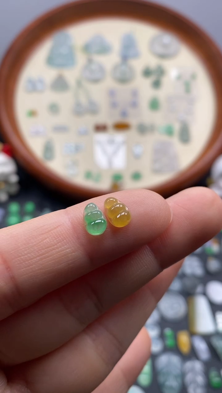 颈饰未镶嵌翡翠黄翡和果緑豆子/芬