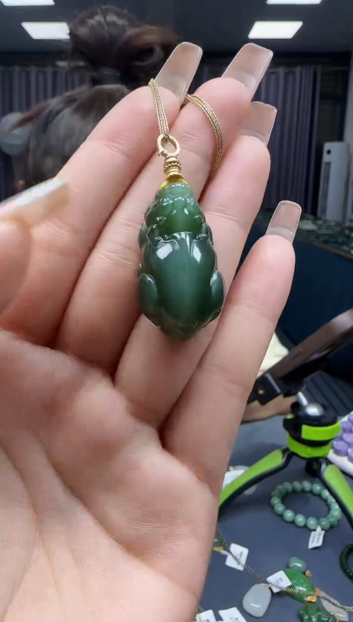 【闪购商品】和田玉挂件18K金镶嵌1