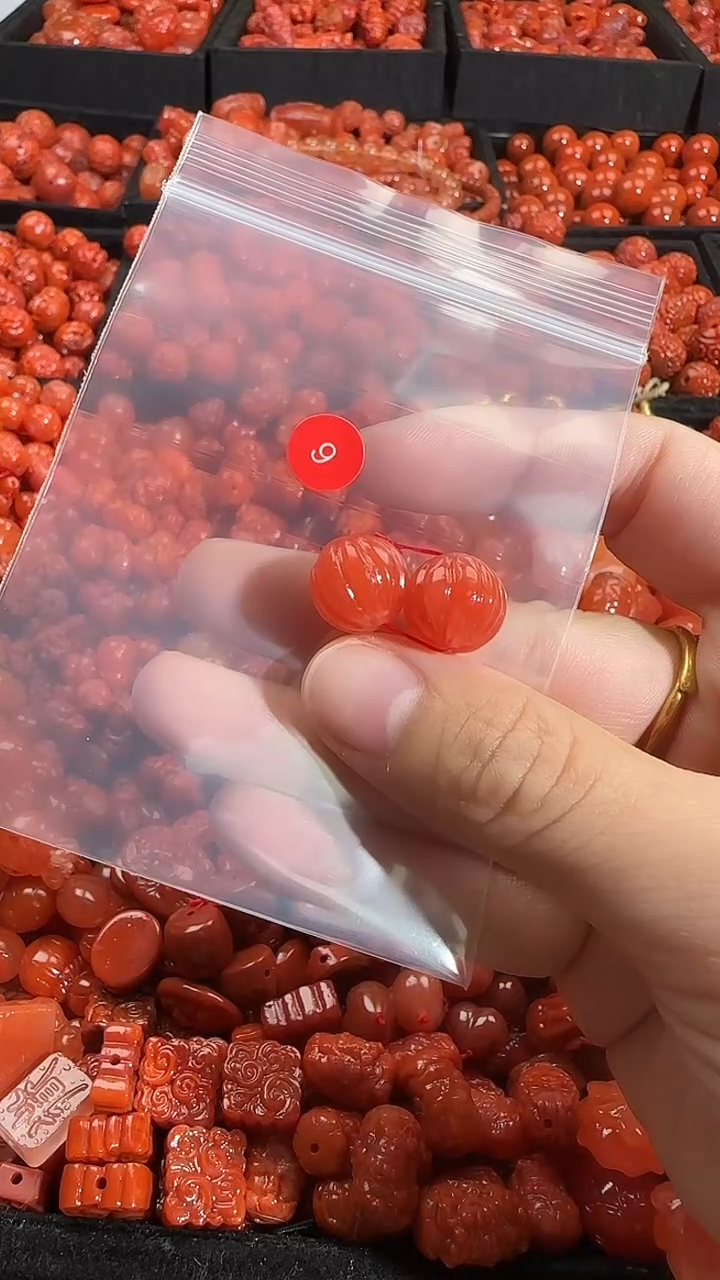 颈饰未镶嵌南红玛瑙1