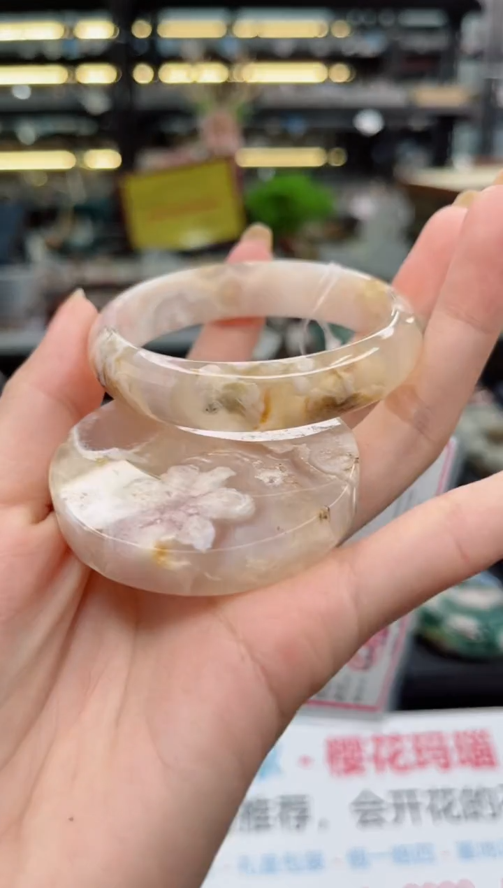 【闪购商品】石英质玉手镯未镶嵌54圈口（赠品镯心）1507359