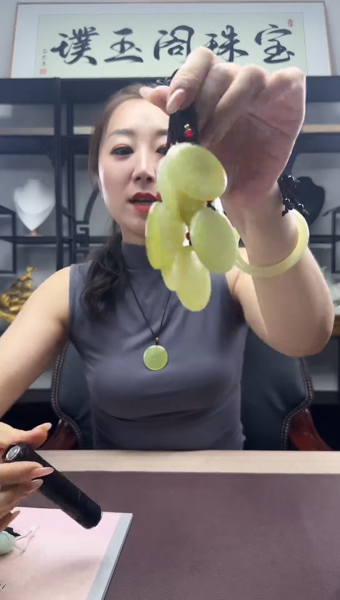 蛇纹石玉未镶嵌颈饰无事圆牌多样性发货其中发一件