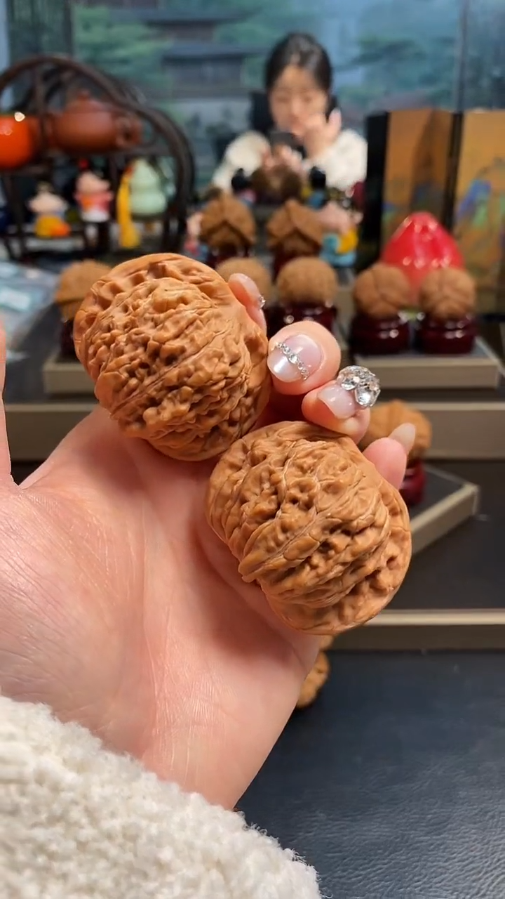 【闪购商品】文玩核桃把件B52四座楼47