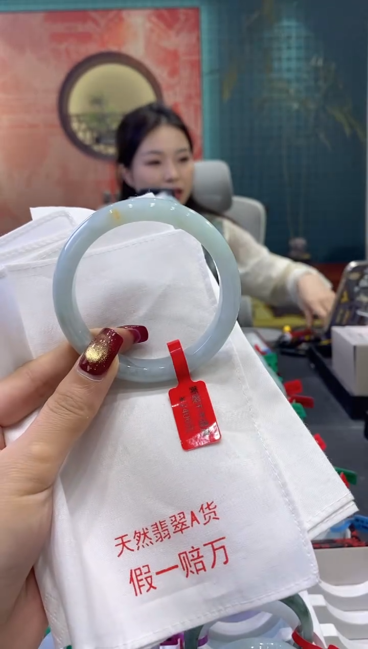 【闪购商品】翡翠手镯未镶嵌多人04602