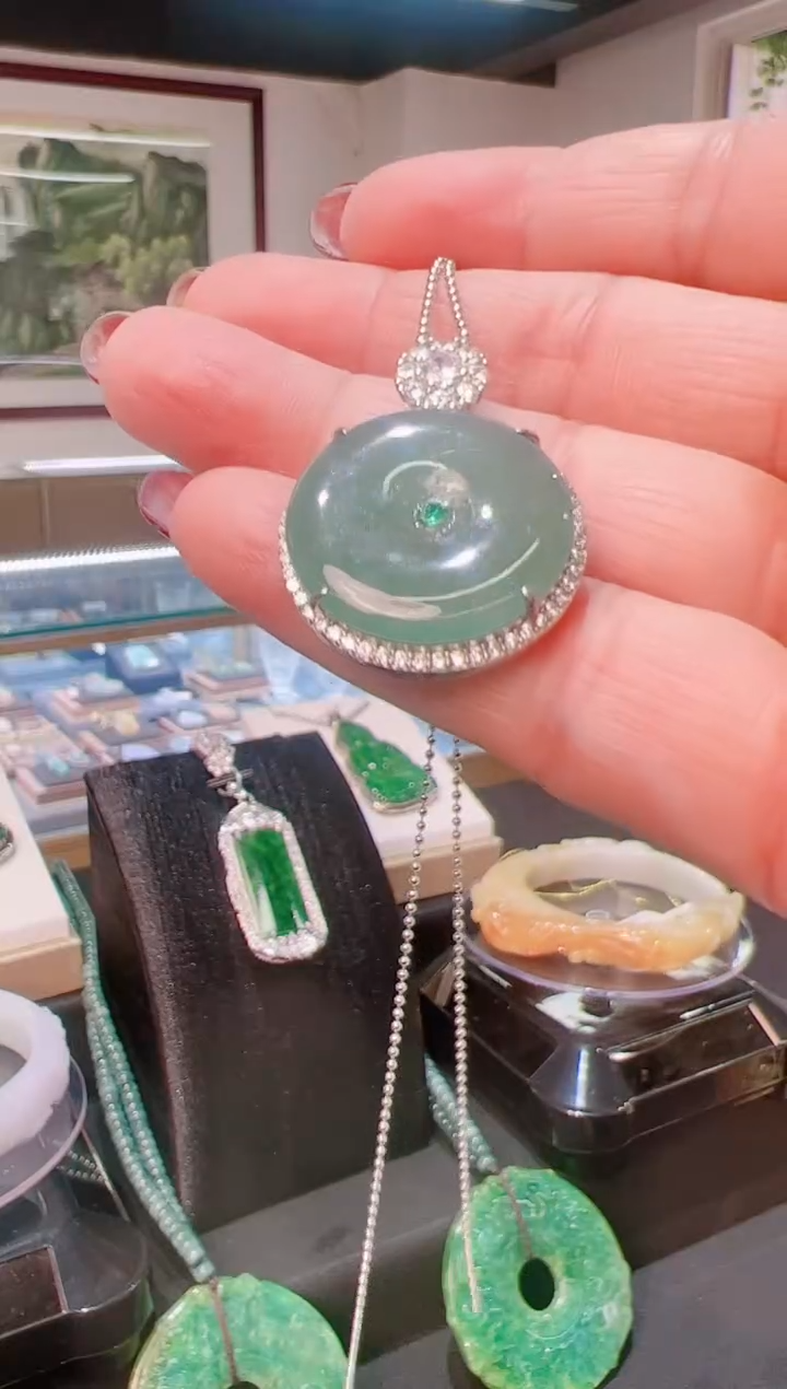 【闪购商品】翡翠合金颈饰202531935
