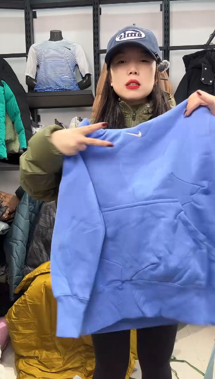 2722 闪购编码  运动卫衣裤以直播间过款为准 尺码  ·  s