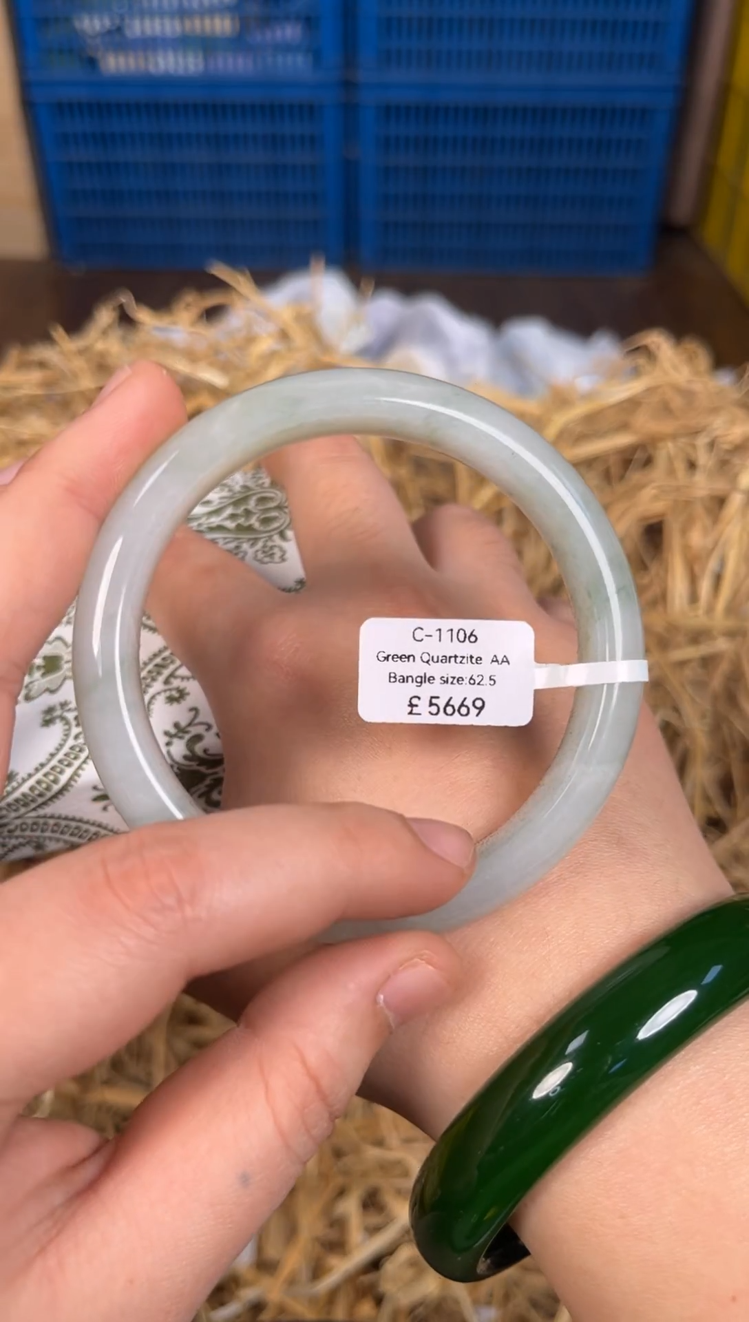 未镶嵌手镯石英质玉C1106