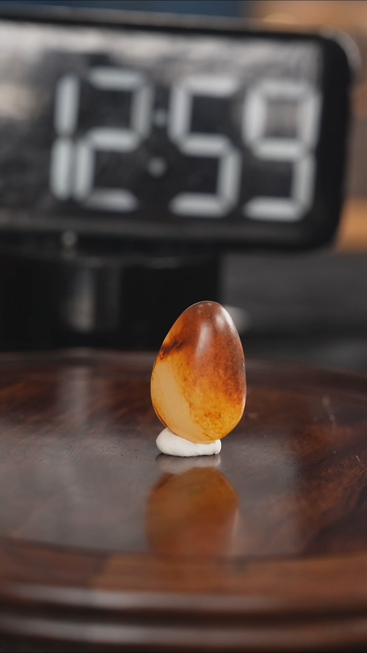 颈饰未镶嵌和田玉胡*客和田玉原石