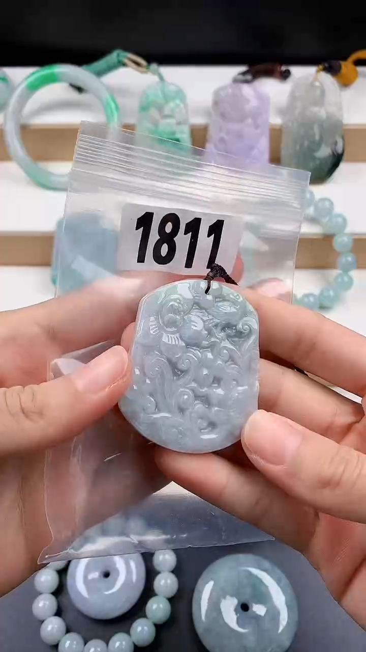 颈饰未镶嵌翡翠天然翡翠吊坠挂件