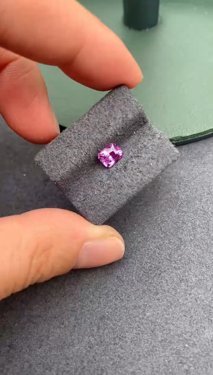 【闪购商品】彩色蓝宝石裸石未镶嵌1.1ct粉蓝宝