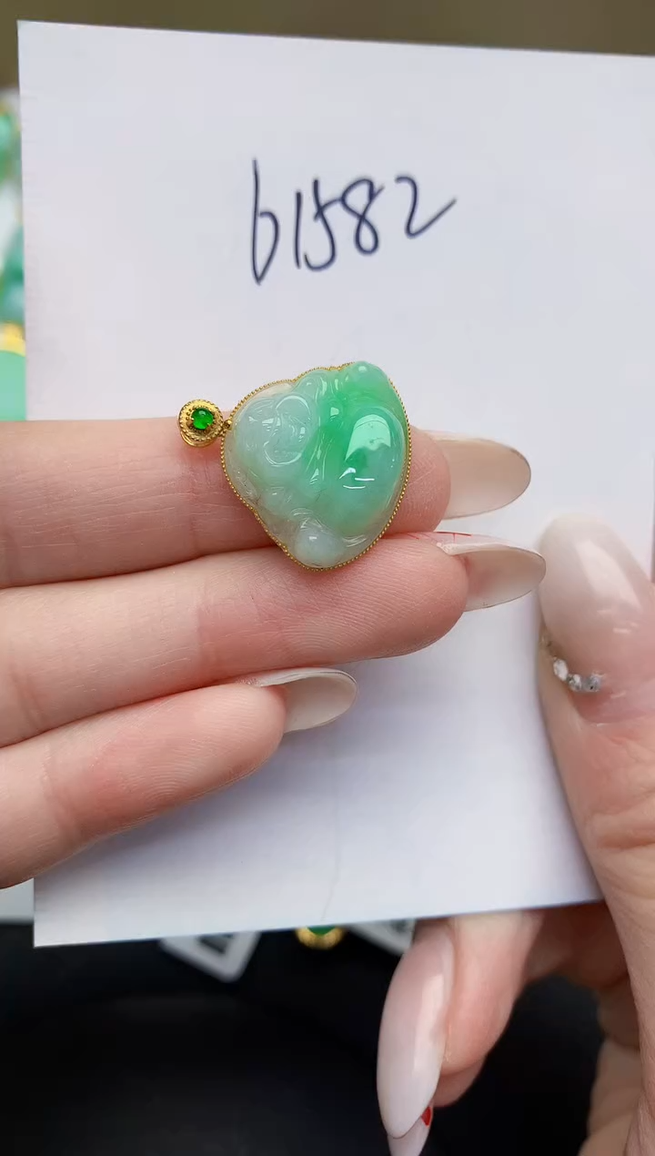 【闪购商品】翡翠颈饰18K金镶嵌0000000000