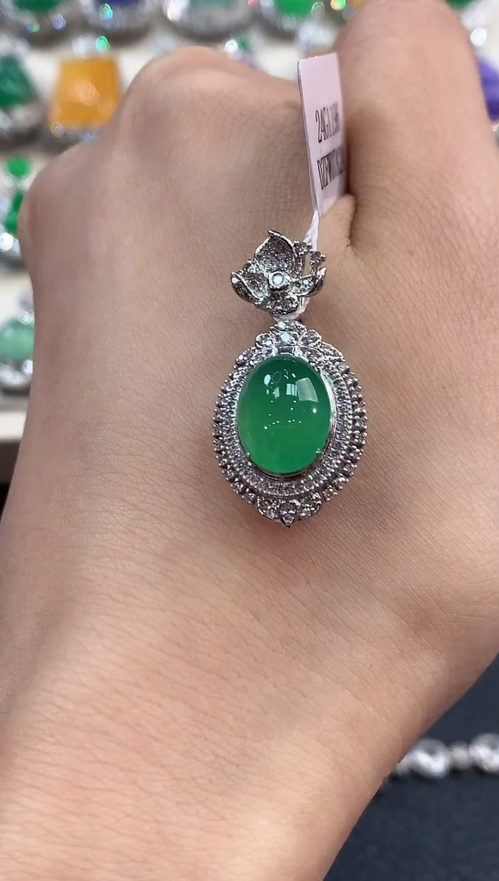 【闪购商品】翡翠吊坠(不含链)18K金镶嵌 C11